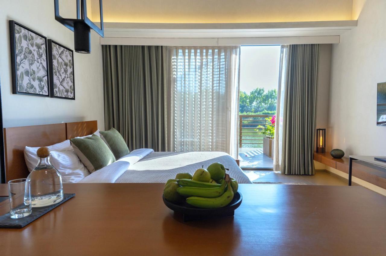 Life At Repose- Lake Villas Resort & Club Chor Warodra Buitenkant foto
