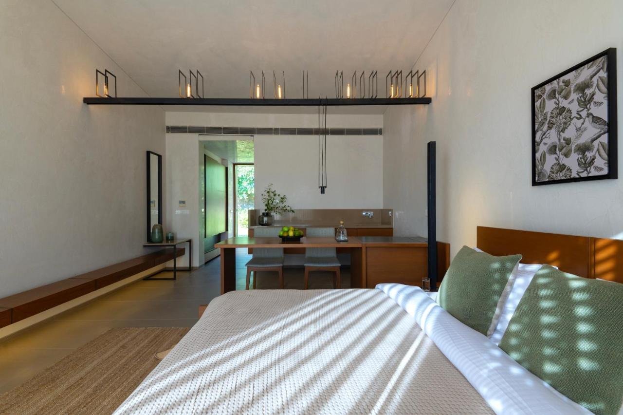 Life At Repose- Lake Villas Resort & Club Chor Warodra Buitenkant foto