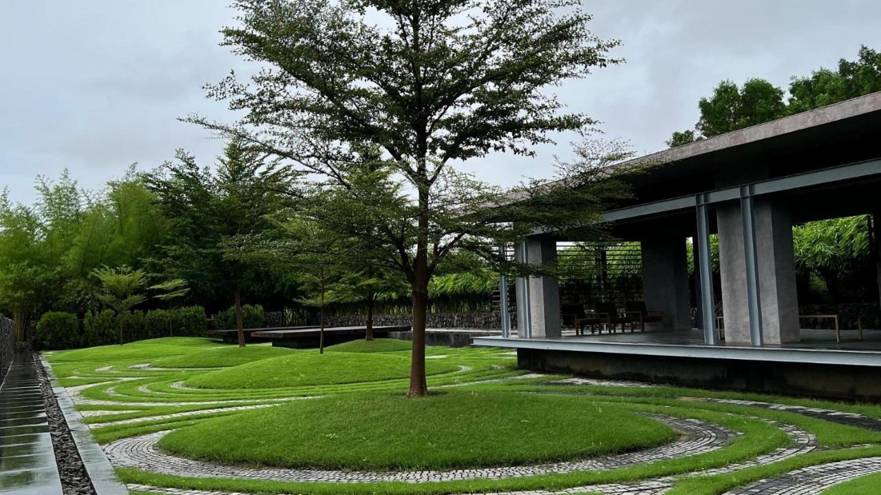 Life At Repose- Lake Villas Resort & Club Chor Warodra Buitenkant foto