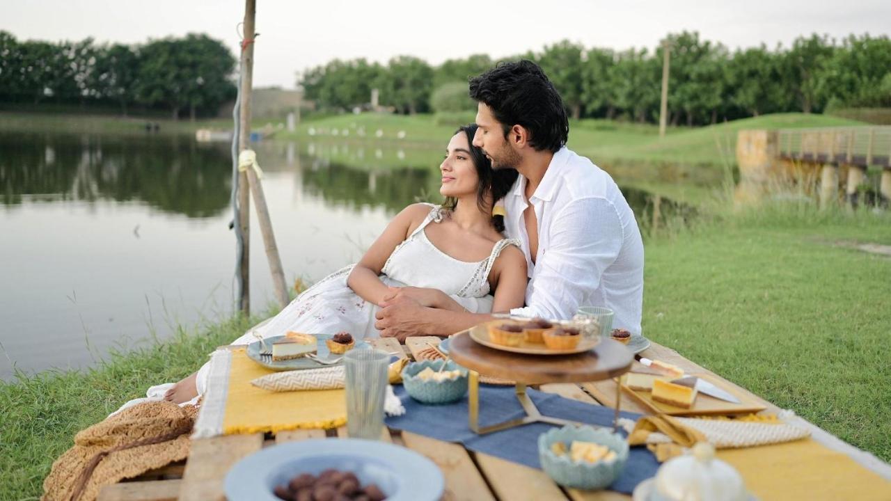 Life At Repose- Lake Villas Resort & Club Chor Warodra Buitenkant foto