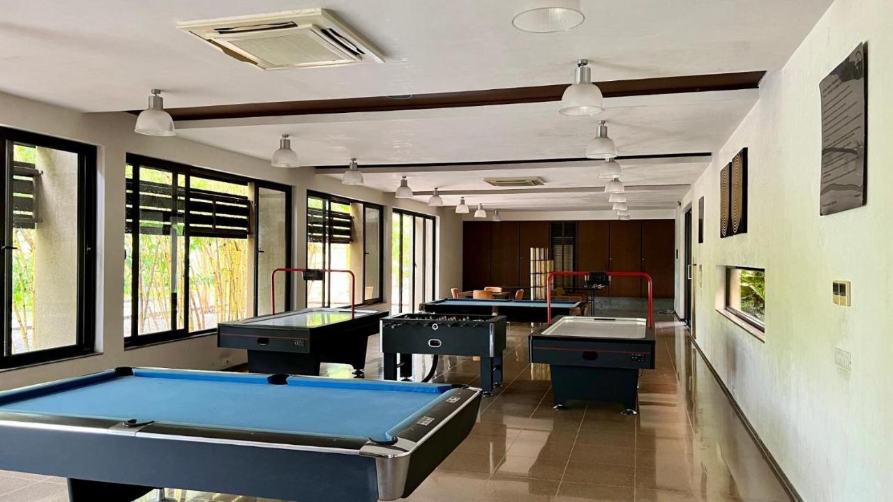 Life At Repose- Lake Villas Resort & Club Chor Warodra Buitenkant foto