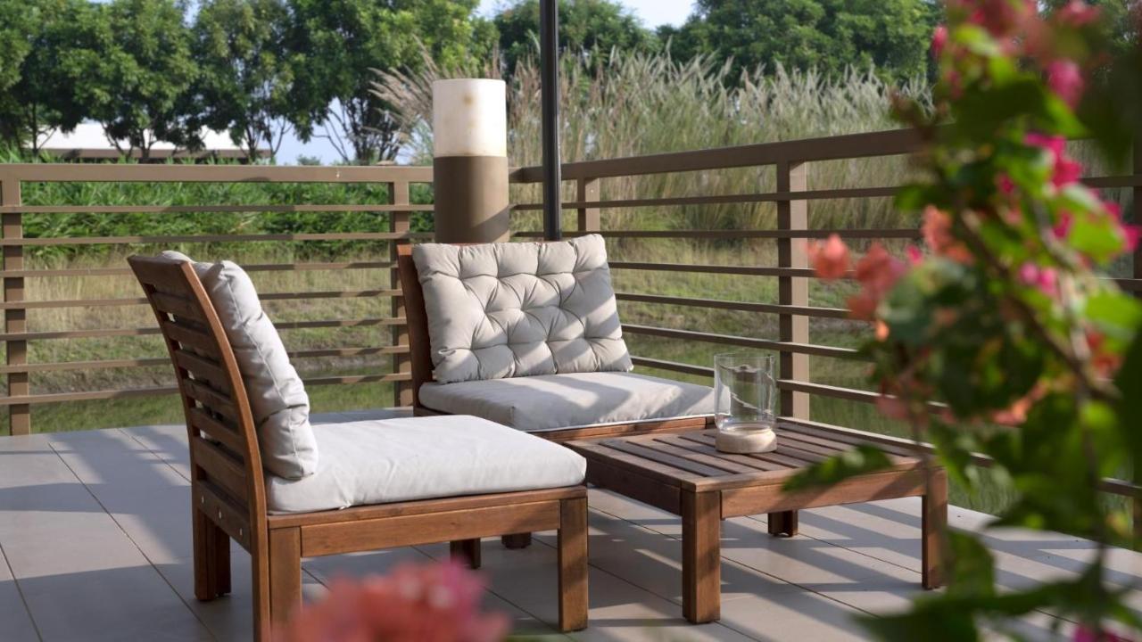 Life At Repose- Lake Villas Resort & Club Chor Warodra Buitenkant foto